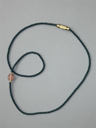 Annavii NURI Perlekæde med sten Green